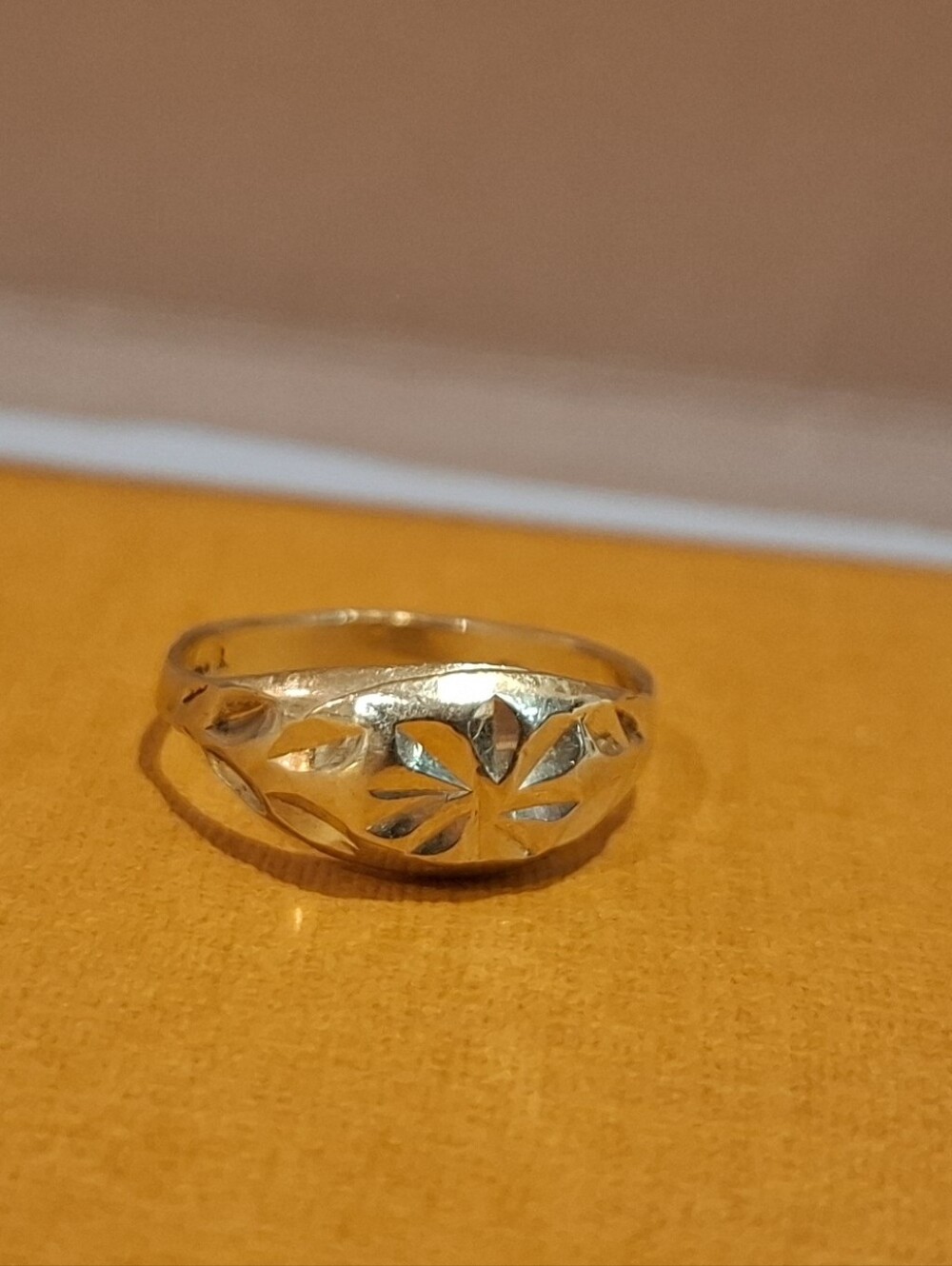 REAL YELLOW SOLID RING GOLD